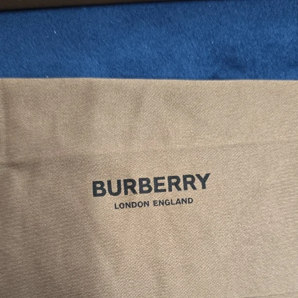 Burberry sunglasses - Picture 3 of 10